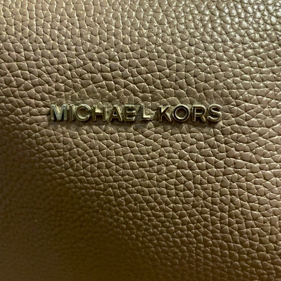 Authentic Michael Kors Tote - Picture 3 of 6